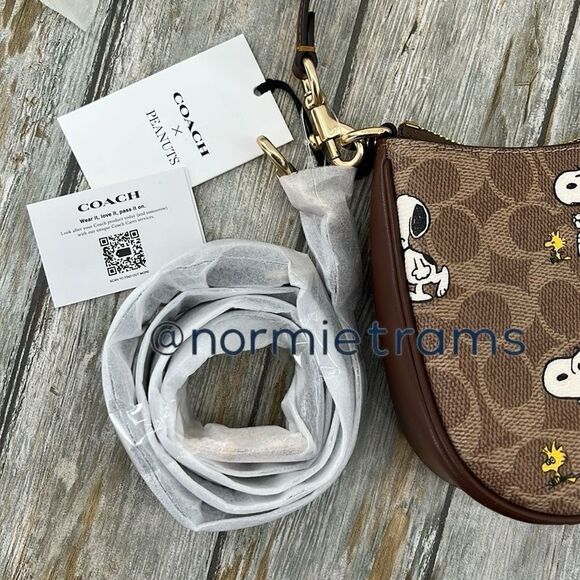 Coach X Peanuts Teri Shoulder Bag In Signature Canvas With Snoopy Print Purse - Picture 7 of 9